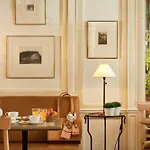Hotel De L'arcade Paris