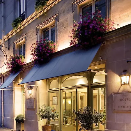 De L'arcade 3*