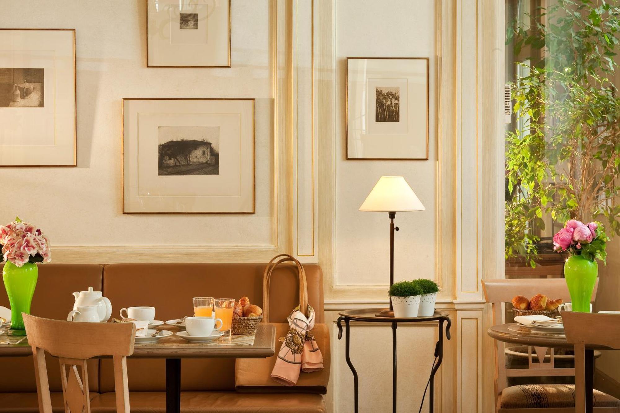 Hotel De L'arcade Paris