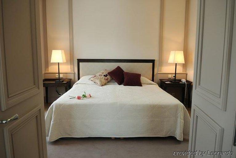 Hotel De L'arcade 3*