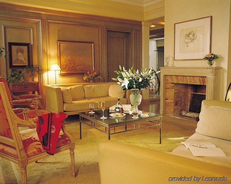 De L'arcade Hotel 3*