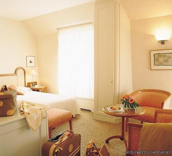 De L'arcade 3* Paris