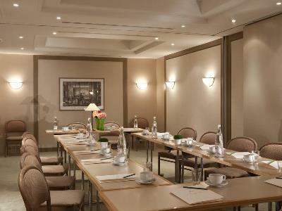 Hotel De L'arcade Paris